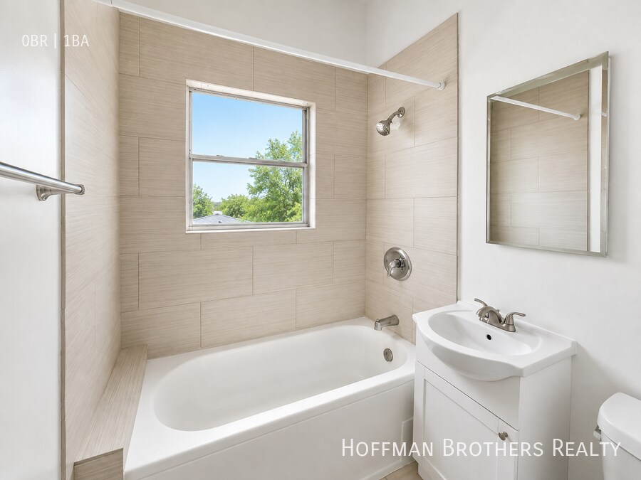 Building Photo - 2741 San Marino St
