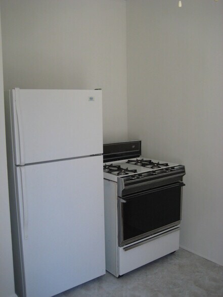 Unit 2 - Kitchen - 435 W 29th St