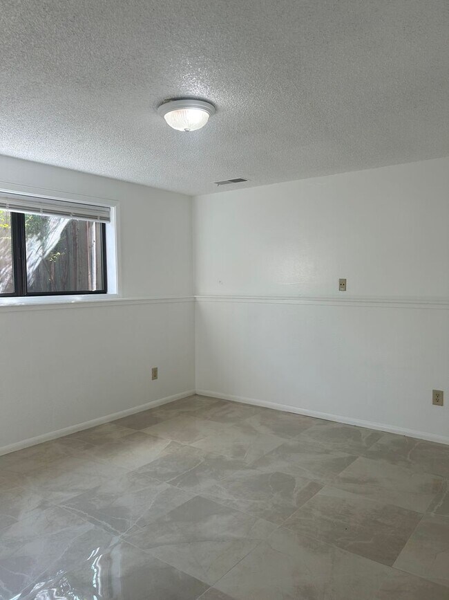 Building Photo - 2774 Jessica Cir