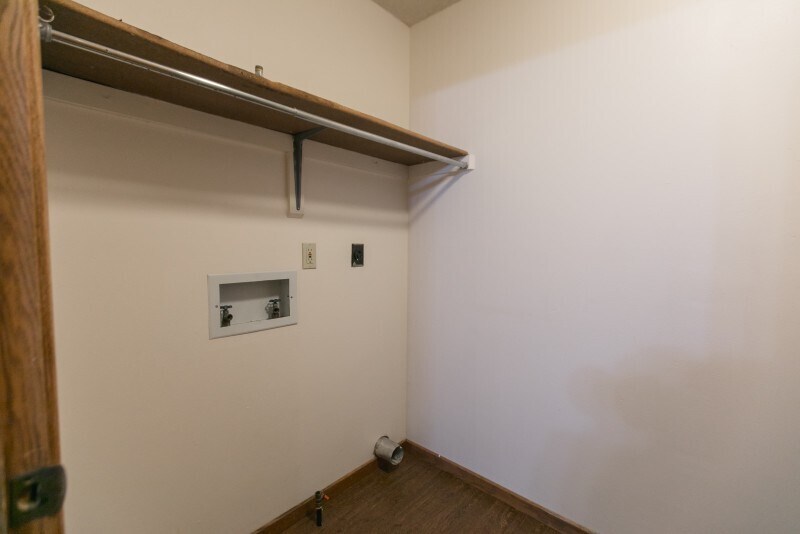 Building Photo - 1102 S Garden Ct