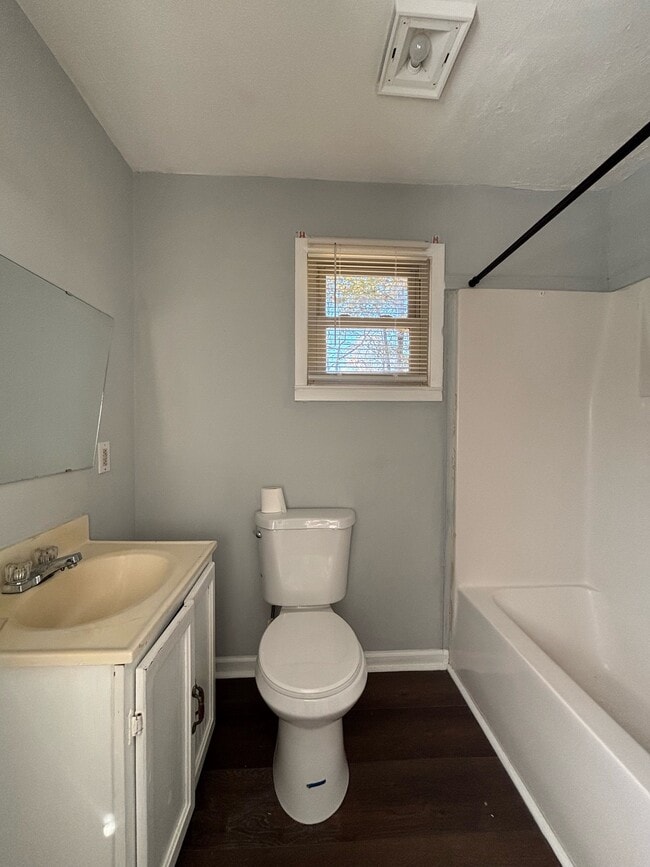 Building Photo - 381 Summerhill Rd