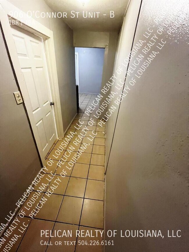 Building Photo - 906 O'Connor St