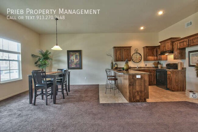 Building Photo - Prairie Haven Duplex - Available January 19th