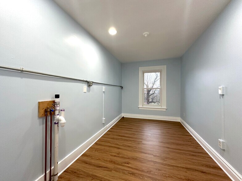 Building Photo - 152 Grand St