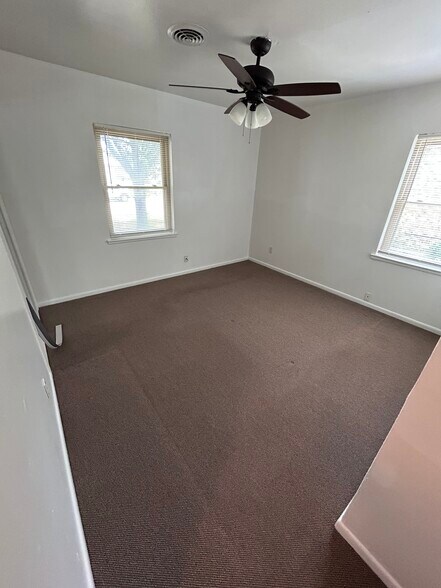 Building Photo - 2801 William Brewster Dr