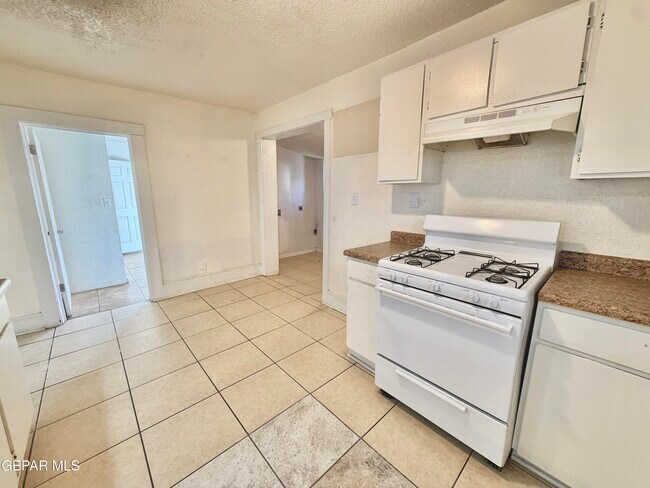 Building Photo - 3429 Tularosa Ave
