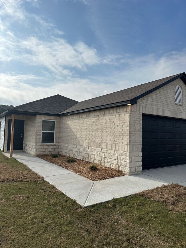 Building Photo - Three Bedroom | Two Bath Home in Maumelle!