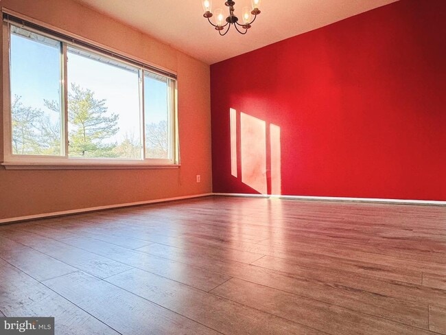 Building Photo - 11401 Commonwealth Dr