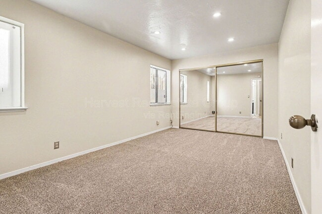 Building Photo - 815 E 28th St