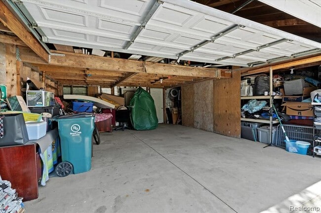 Building Photo - 423 Pingree Blvd