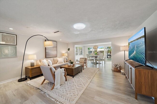 Building Photo - 2650 Leafy Ln