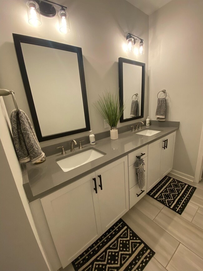 Building Photo - 9183 Helena Dr