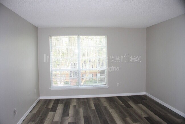 Building Photo - 4176 Versailles Dr