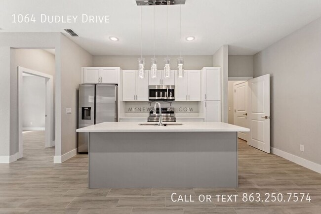 Building Photo - 1064 Dudley Dr