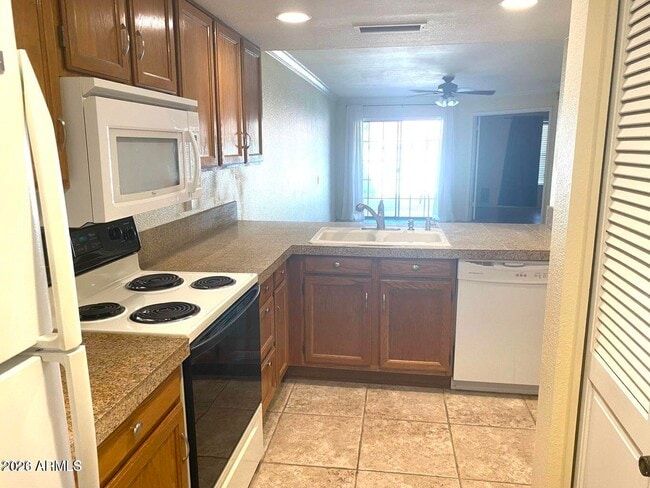 Building Photo - 12421 S Oneida Ct