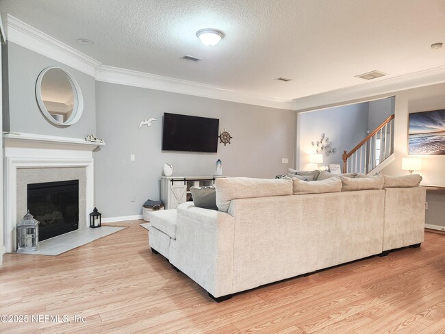 Building Photo - 3857 Lionheart Dr