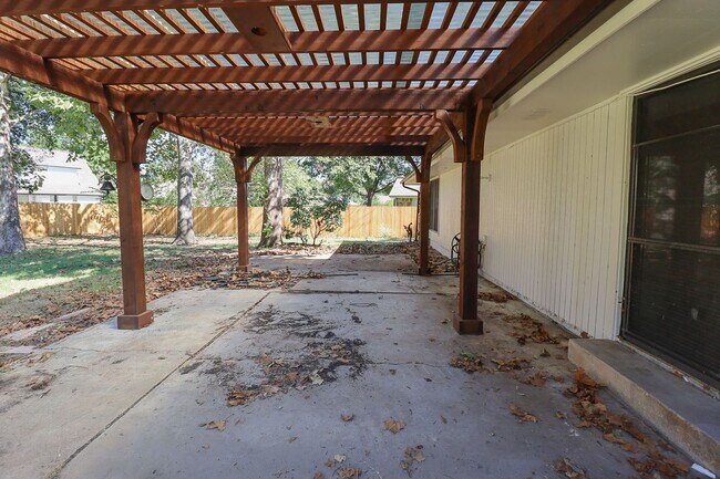 Building Photo - Beautifully Redone 3 Bedroom South Tulsa H...