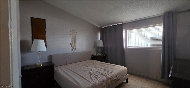 Building Photo - 2297 E Desert Inn Rd