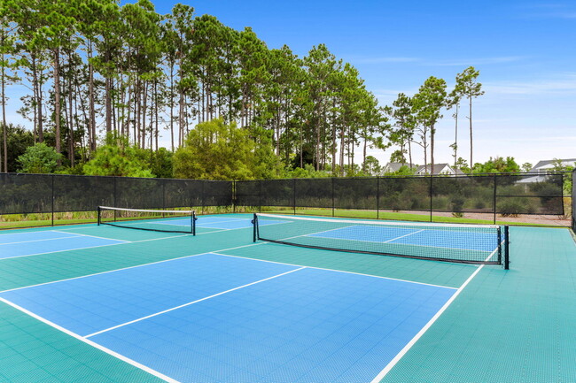 Building Photo - 323 Suwanee Dr