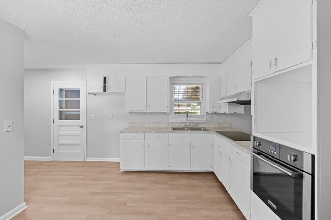 Building Photo - 69 Ridgeview Dr