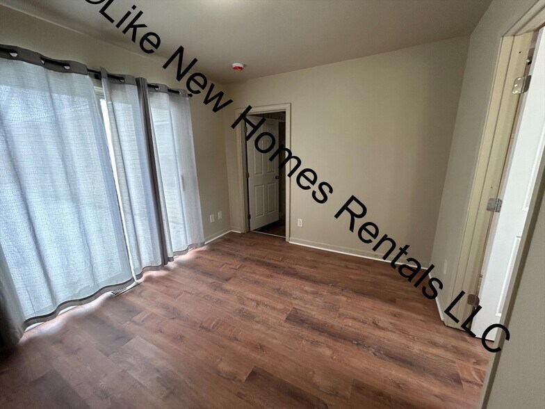 Building Photo - 4042 Otto St