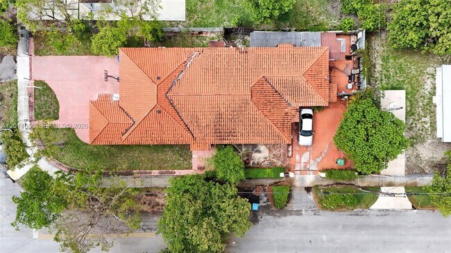 Building Photo - 520 NW 32nd Pl