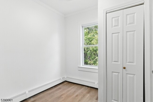 Building Photo - 195 Sylvan Ave
