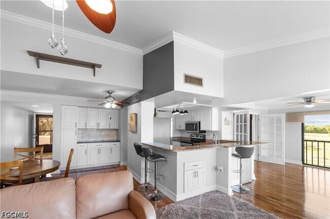 Building Photo - 5665 Trailwinds Dr