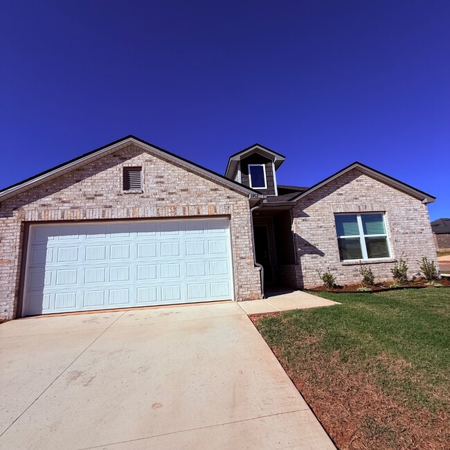 Building Photo - 1917 Rock Elm Dr