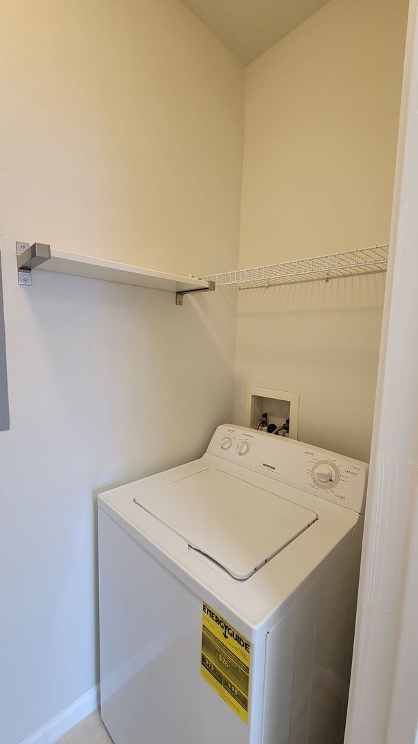 Building Photo - The Villas Condominiums  2/2 AVAILALBE NOW!