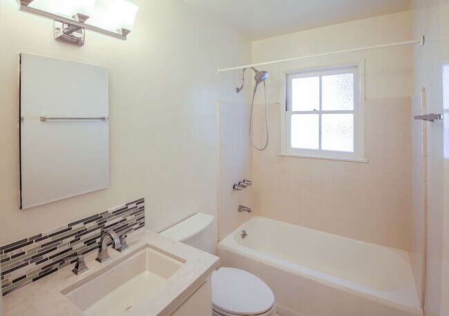 Building Photo - Remodeled 3-Bed Charmer Steps from Ventura Blvd
