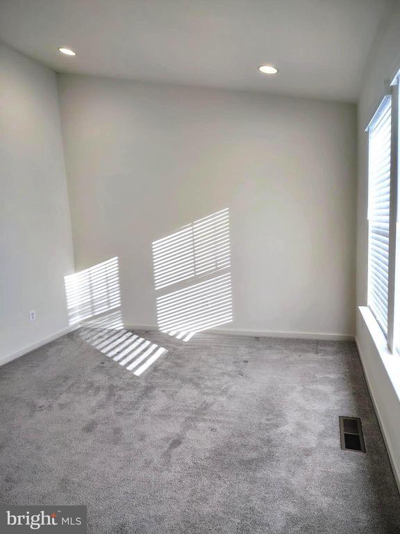 Building Photo - 136 Tuxford Rd