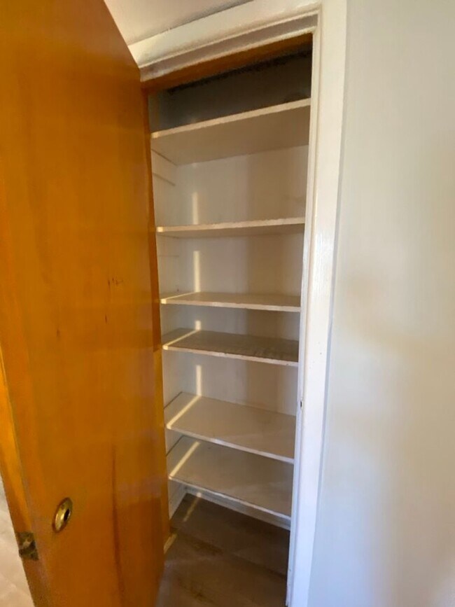 Building Photo - Check out this Three bedroom, one bedroom home COMING SOON!