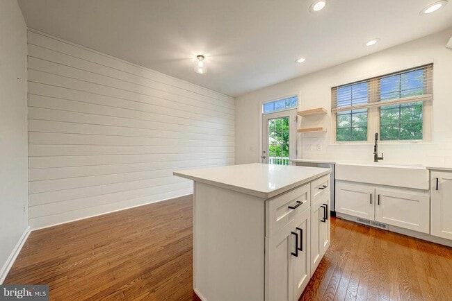 Building Photo - 25112 Neptune Terrace