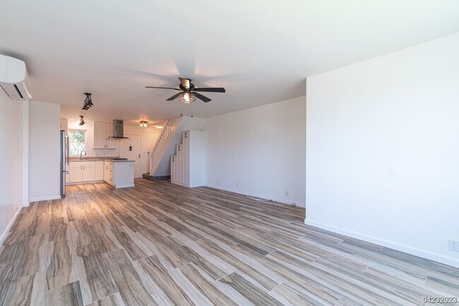 Building Photo - 2bd/1ba/2 parking townhome in Makakilo Hale 1