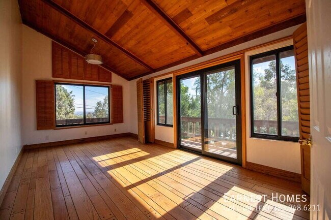 Building Photo - 11619 Lerdo Ave