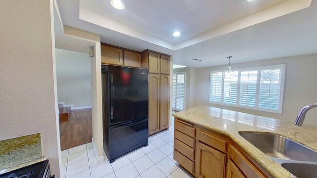 Building Photo - Spacious 2 Bed 2.5 Bath Townhouse in Irvine!