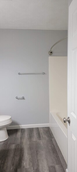 Main Bathroom - 1320 Shipley Church Rd