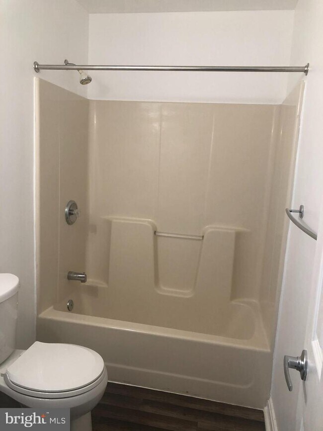 Building Photo - 114-7 Timberlake Terrace