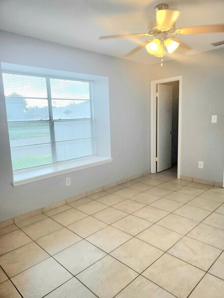 Building Photo - 312 Gastel Cir