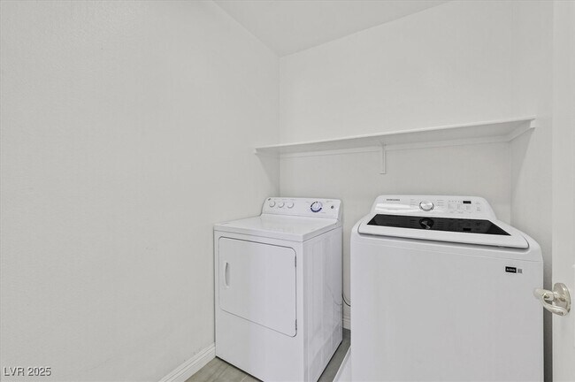 Building Photo - 6333 Sycamore Grove Ct
