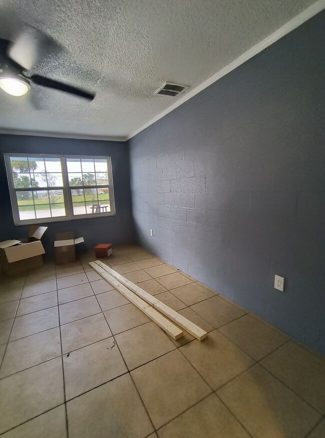 Building Photo - Newly Renovated 2-Bedroom Home for Rent in...