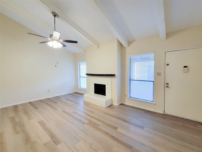 Building Photo - 5711 Sugar Hill Dr