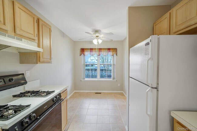 Building Photo - 18 Summerfield Cir