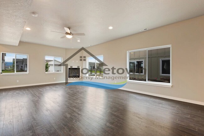 Building Photo - 12116 W Wellington Ave