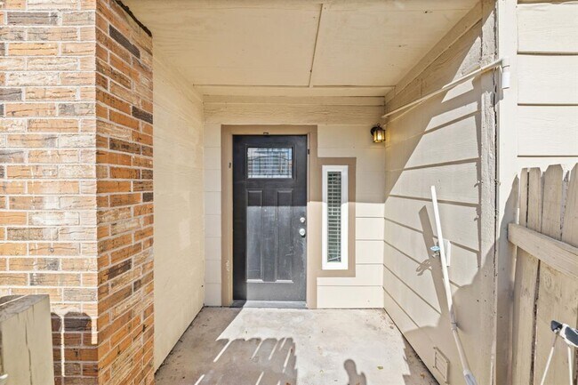 Building Photo - 1705 Crossing Pl