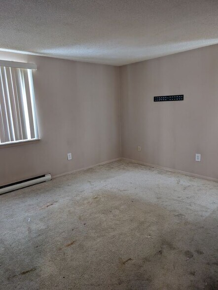 Building Photo - 6301 Robinson Rd