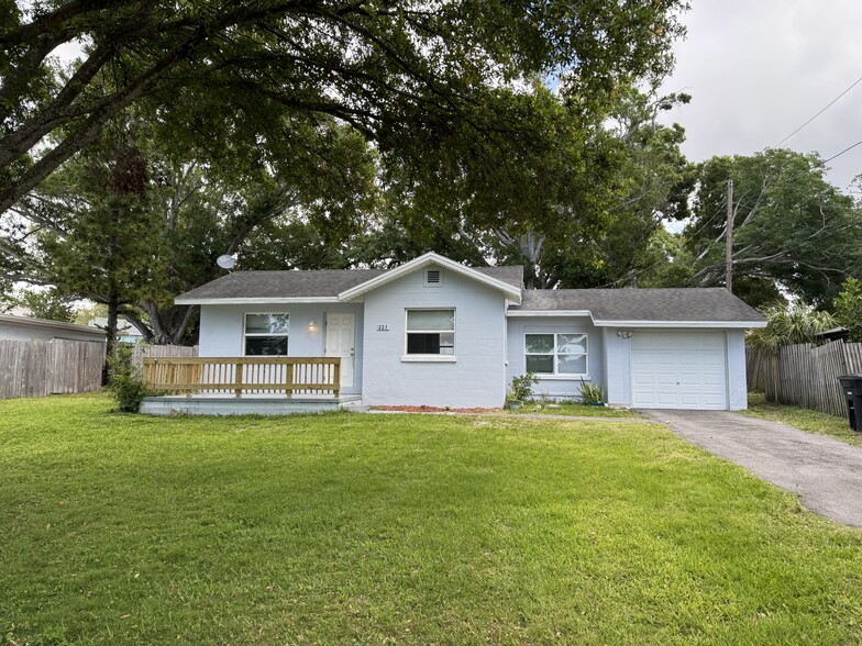 Primary Photo - 223 S Hillcrest Ave