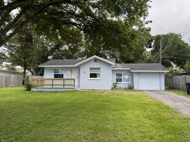 Building Photo - 223 S Hillcrest Ave