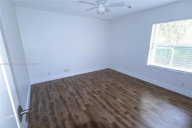 Building Photo - 280 Landings Blvd